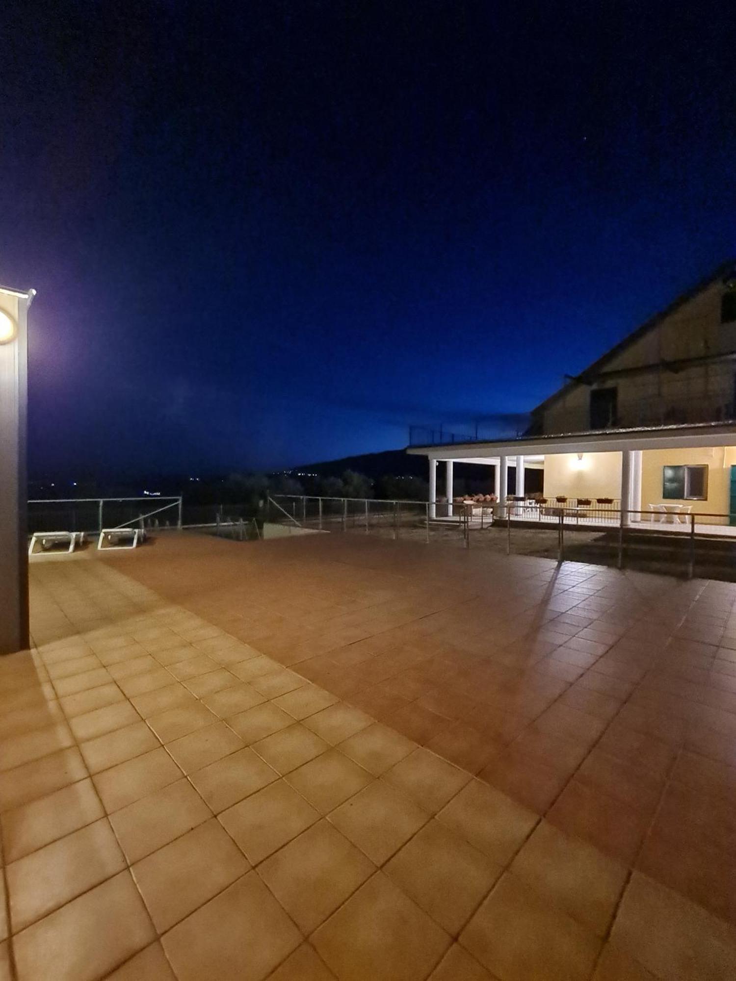 B&B La Petrosa Frascineto Exteriör bild